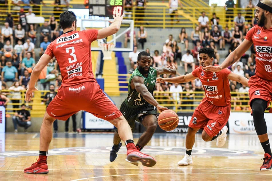 Bauru supera Franca e garante vaga nas semifinais do NBB