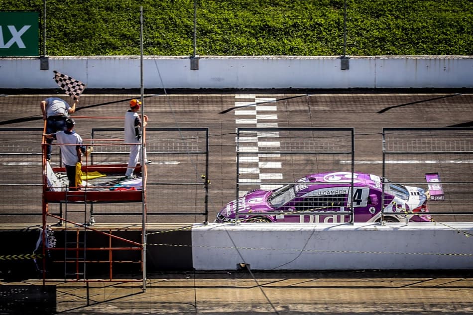 STOCK CAR: Campos rouba festa das vitórias de Cacá e Serra