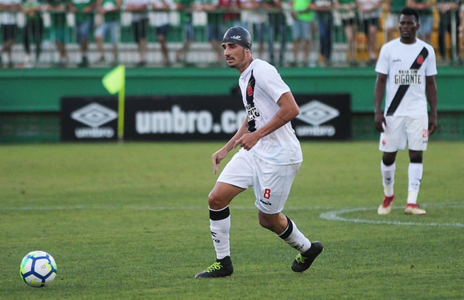 Blog do Garone: Thiago Galhardo supera Evander no Troféu Ademir Menezes