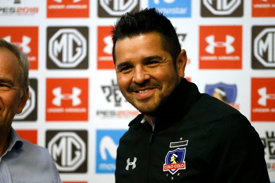Técnico do Colo-Colo revela nervosismo antes de encarar o Palmeiras