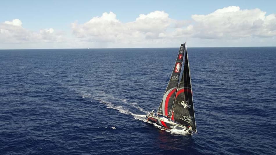 Barco de Martine passa em último lugar pelo Rio em disputa acirrada