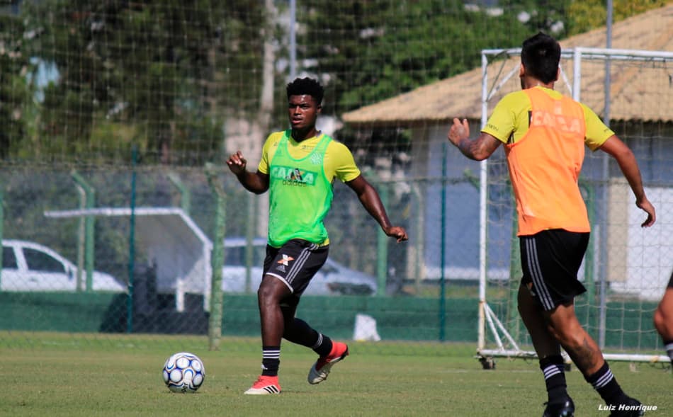 André Luís deve ficar fora da partida contra Boa Esporte