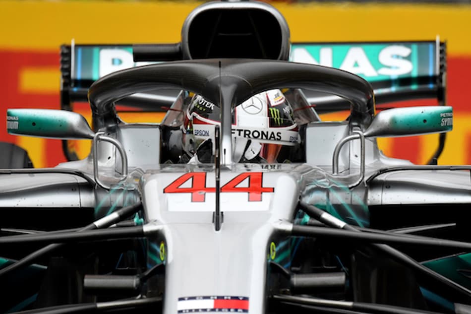 Lewis Hamilton: "Tanto a Red Bull quanto a Ferrari parecem estar à nossa frente"