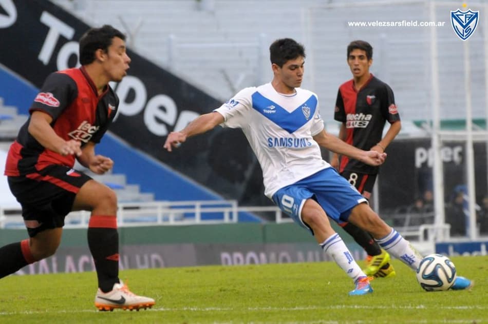 Chapecoense anuncia contratação do meia argentino Agustín Doffo