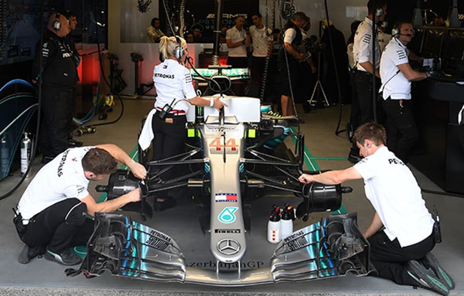 Hamilton: "Mercedes mudou tudo para qualificação em Baku"