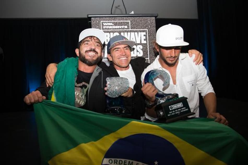 Dois brasileiros levam prêmios no ‘Oscar’ do surfe de ondas gigantes