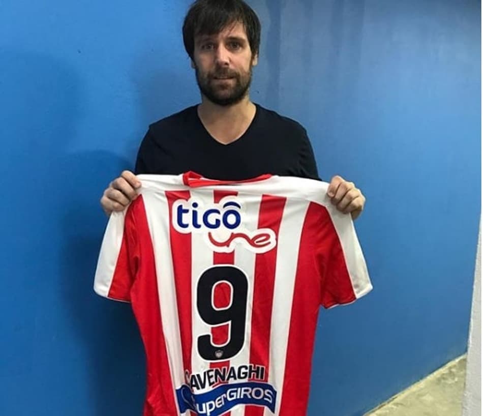 Provocação? Ex-atacante do River Plate posta foto com a camisa do Junior Barranquilla