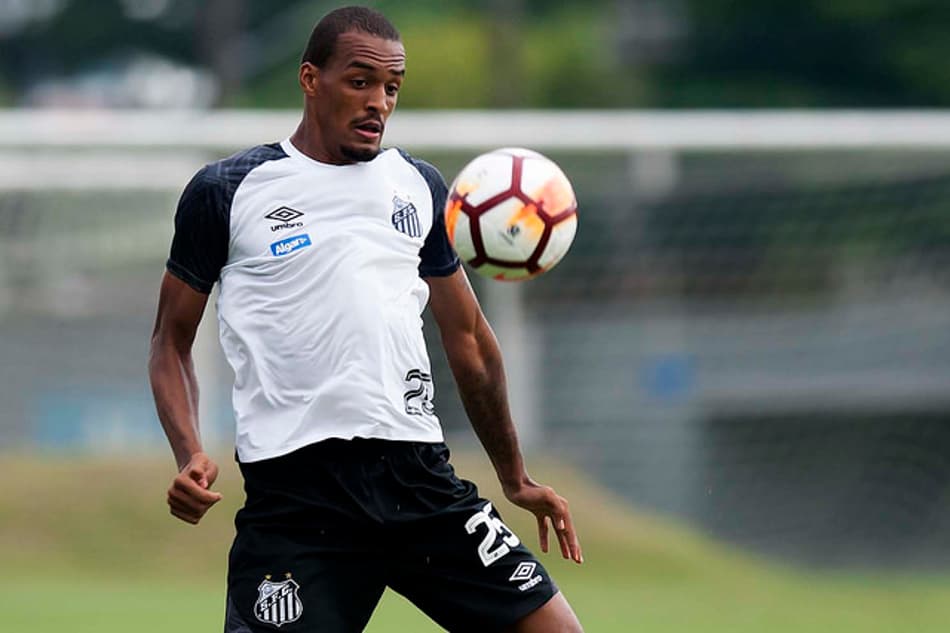 Jair utiliza Luiz Felipe e Copete em último treino do Santos, no Uruguai