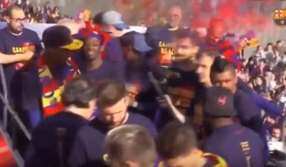 Yerry Mina leva susto durante a comemoração do Barcelona; Confira