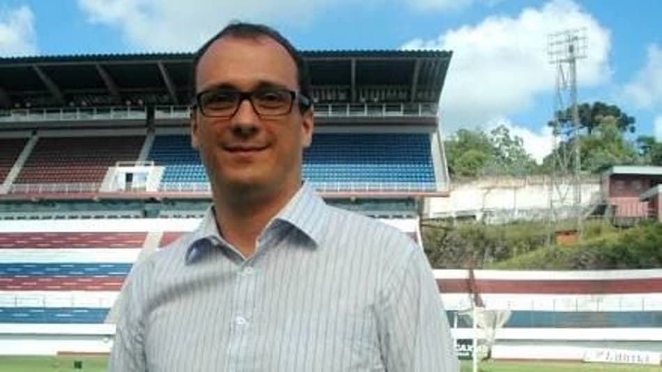 Ex-diretor do Coritiba faz curso na CBF e elogia evolução da profissão