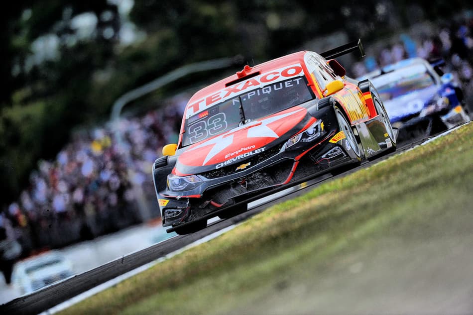 STOCK CAR: Nelsinho Piquet luta muito e fica próximo ao top10
