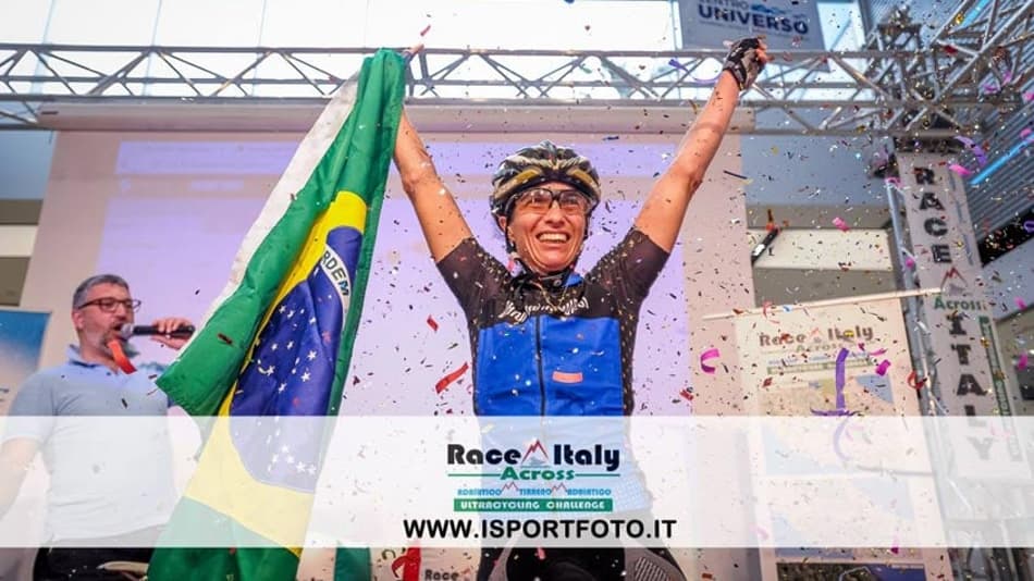 Ciclista brasileira adapta calendário por meta ousada nas ultramaratonas