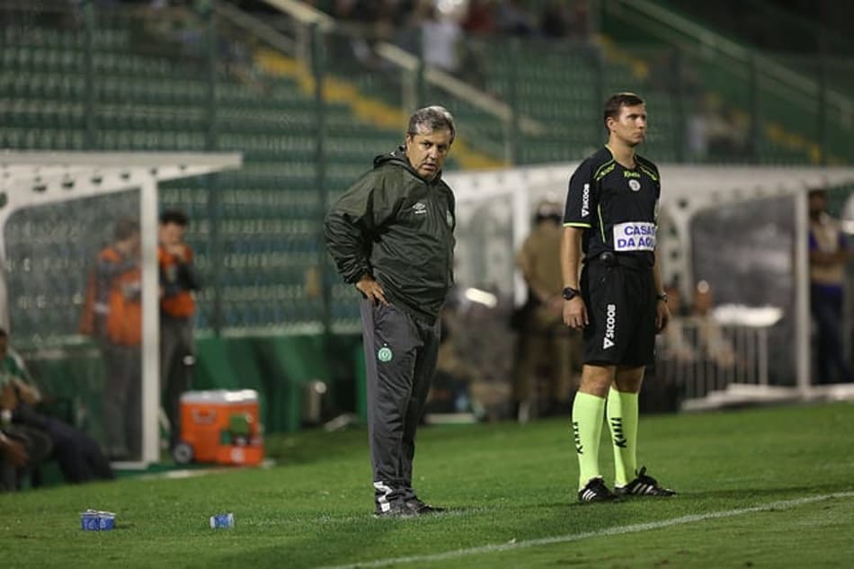 Gilson Kleina elogia postura da Chapecoense e visa próximos jogos