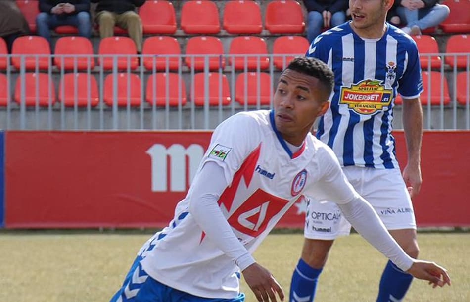 Peruano pode sair da terceira divisão espanhola para o Real Madrid