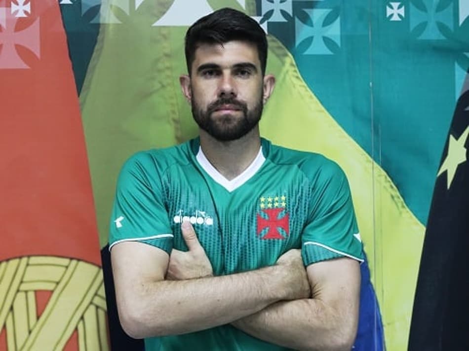 Fernando Miguel assina com Vasco: ‘Quero construir uma nova história’