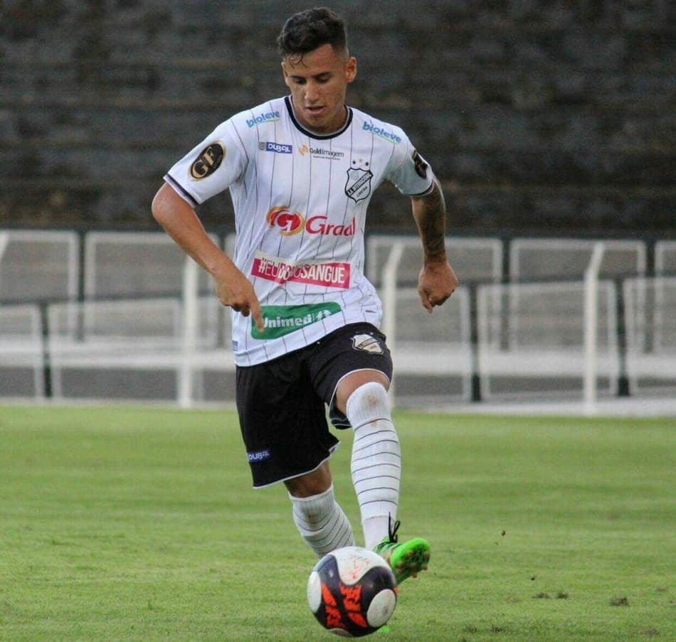 Lateral-esquerdo Malcoon é o novo reforço do América-MG