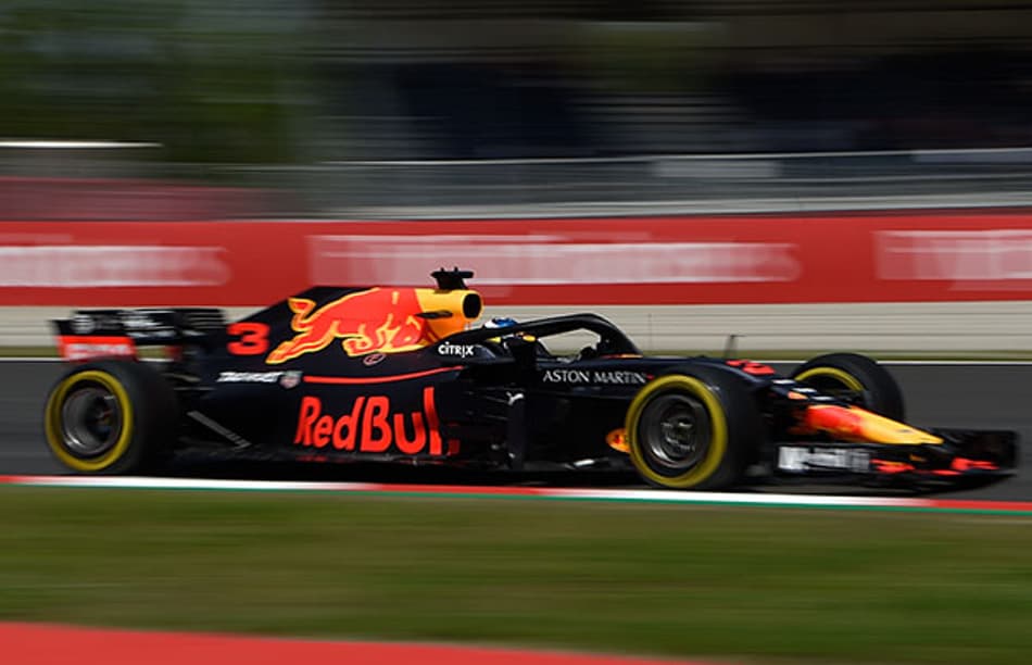 Red Bull descreve dificuldade em pneu supermacio com Ricciardo e Verstappen