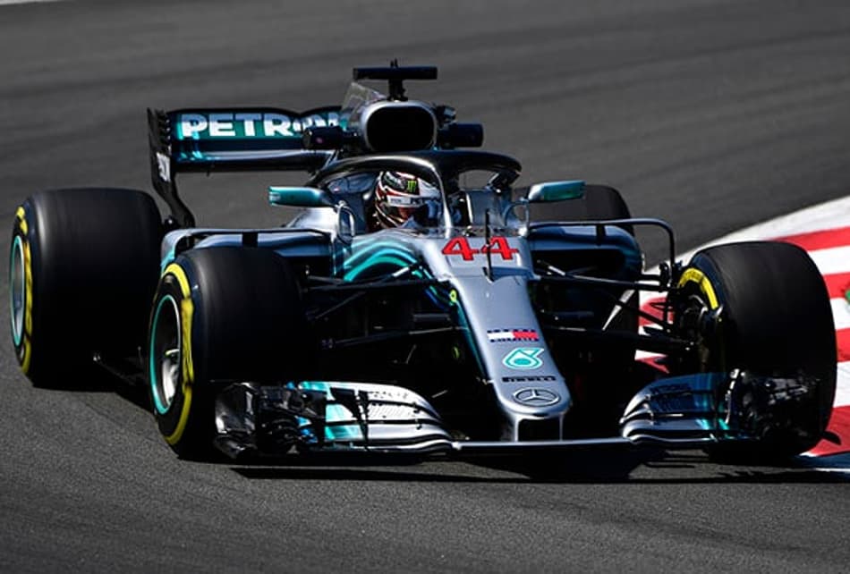 Hamilton diz que Ferrari “escondeu jogo” nas sessões de treino da Espanha