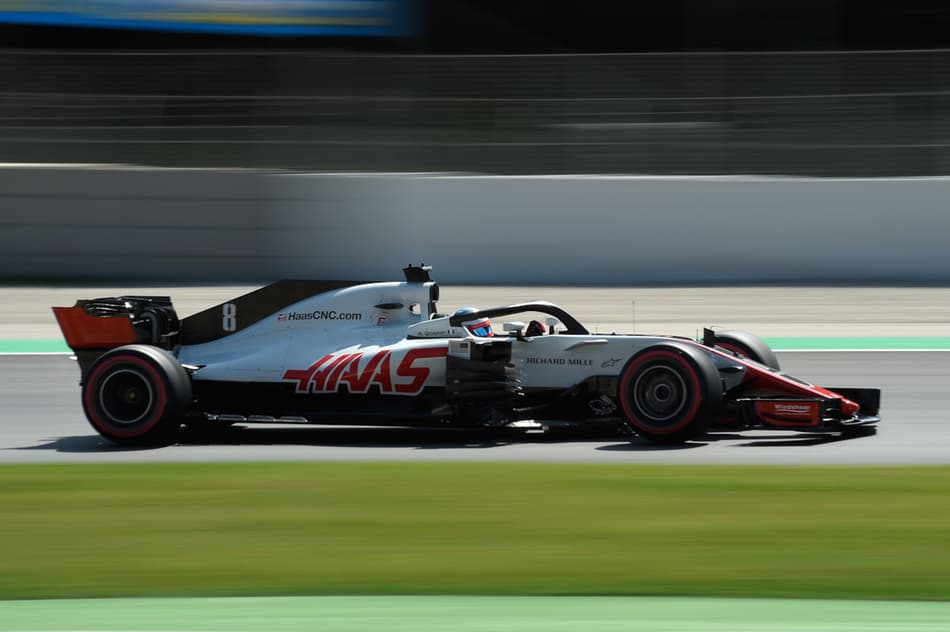 No primeiro dia de treinos em Barcelona, Haas foi o destaque do pelotão intermediário