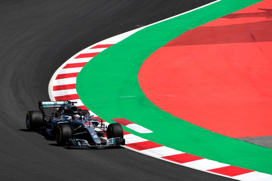 GP da Espanha de F1: Hamilton lidera último treino livre em Barcelona
