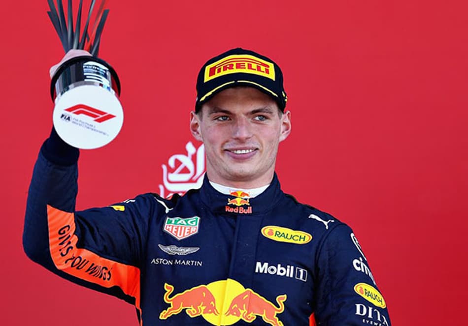 Verstappen critica falta de atitude de Bottas em pista, “ele sempre hesita”
