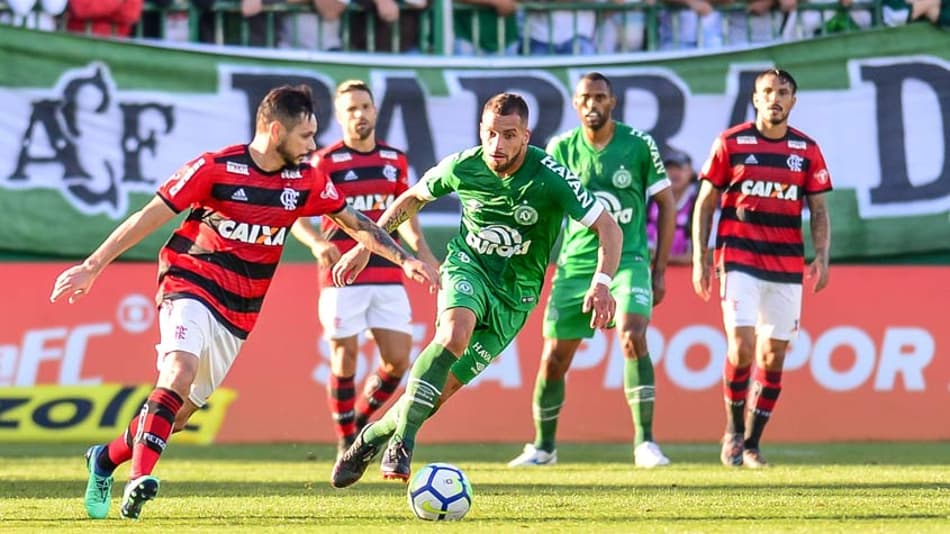 Guilherme ressalta partida da Chape contra o Fla: ‘Fizemos um baita jogo’