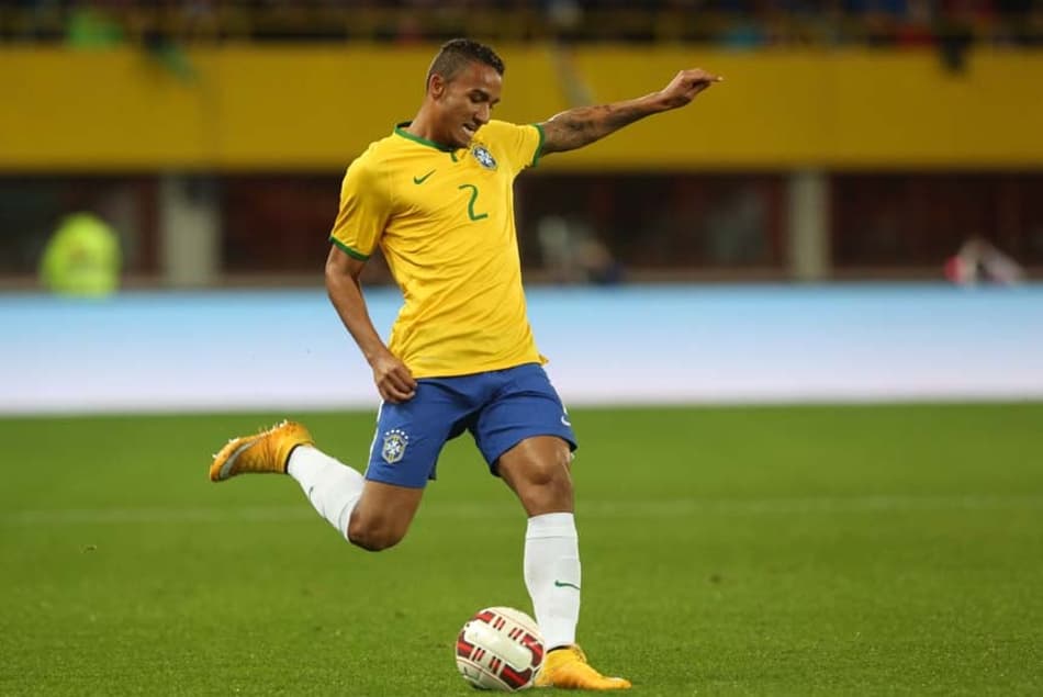 Danilo celebra convocação para Copa e mira o hexa; assista