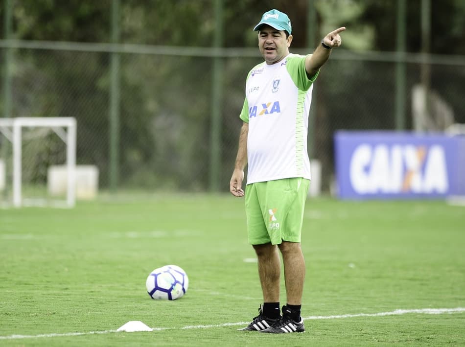 América-MG busca primeira vitória como visitante no Brasileirão