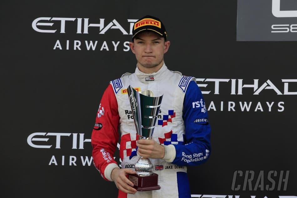 Jake Dennis e Max Verstappen são os pilotos da Red Bull para os testes em Barcelona