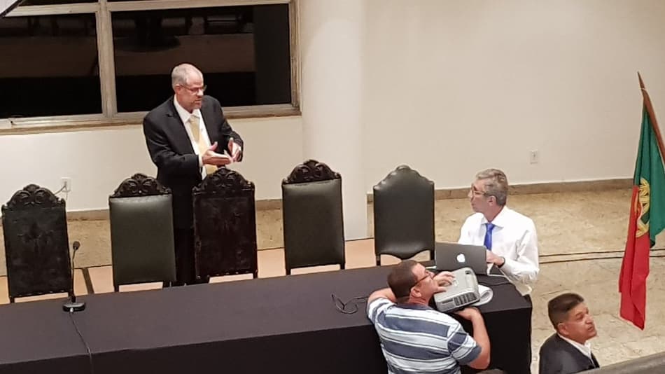 Reunião do Conselho Deliberativo do Vasco contou com a imprensa dentro apenas antes de começar. Veja galeria