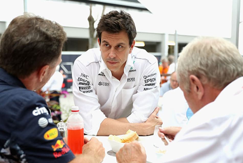 Wolff descarta “truques” e admite motor Ferrari com mais arranque