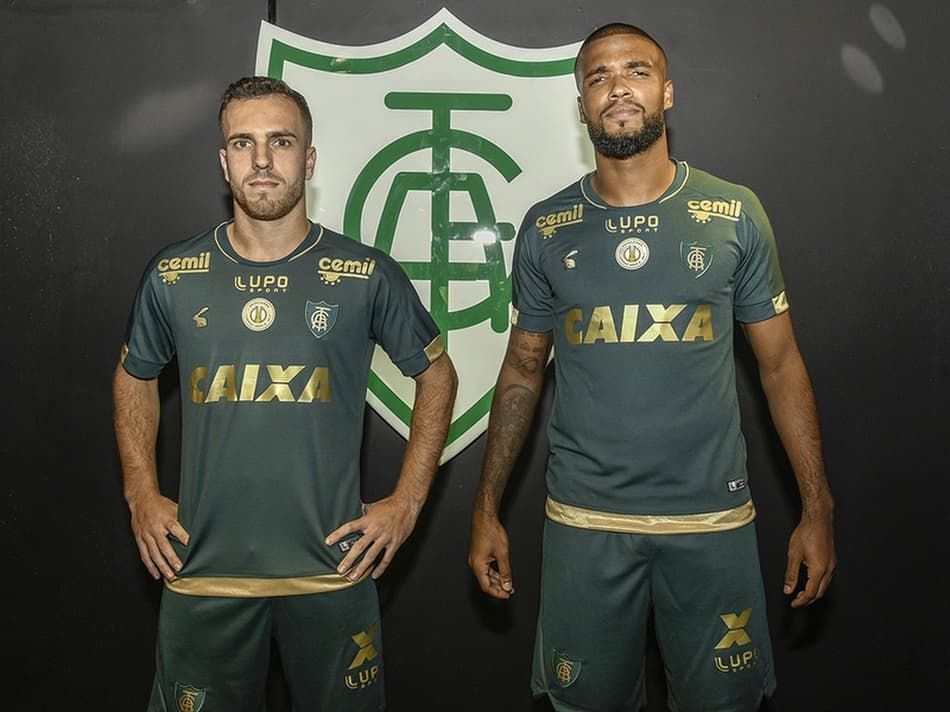 Novo uniforme do América-MG faz alusão aos anos dourados do clube