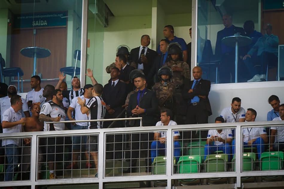 Cruzeiro condena tratamento recebido durante clássico no Horto