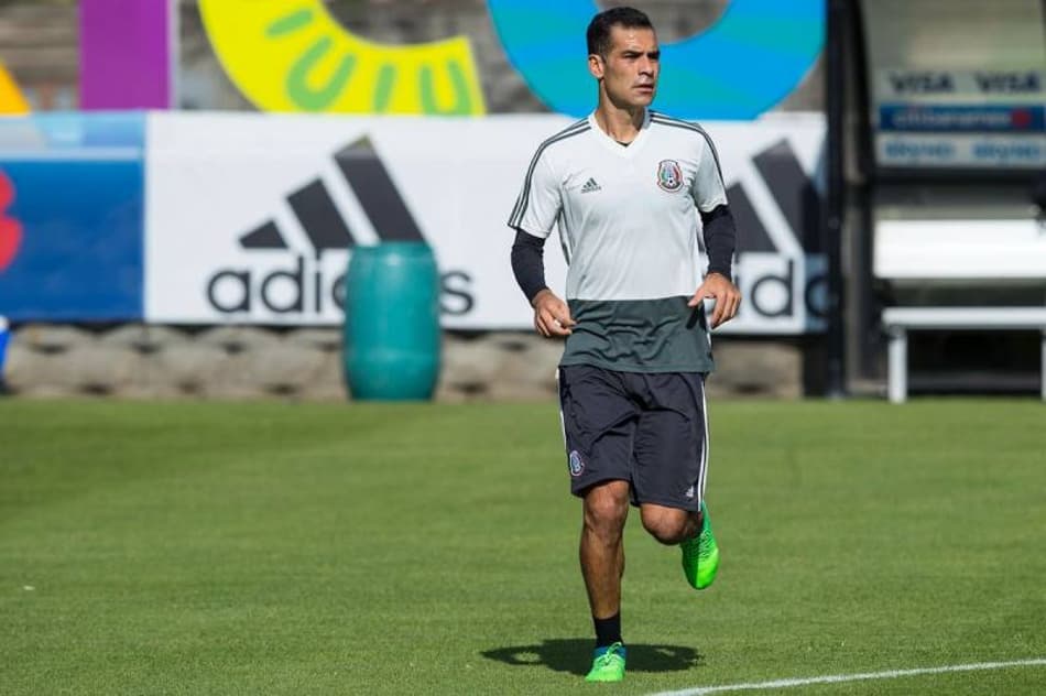 Por investigações, Rafa Marquez treina sem patrocínios na camiseta