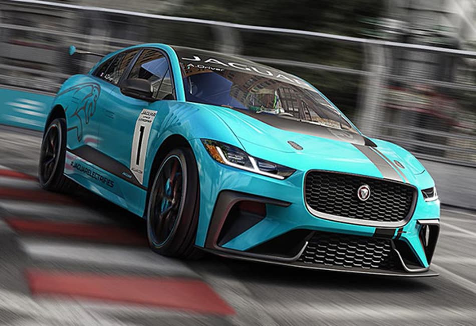 CEO da Fórmula E dirige novo Jaguar I-PACE eTROPHY em Berlim