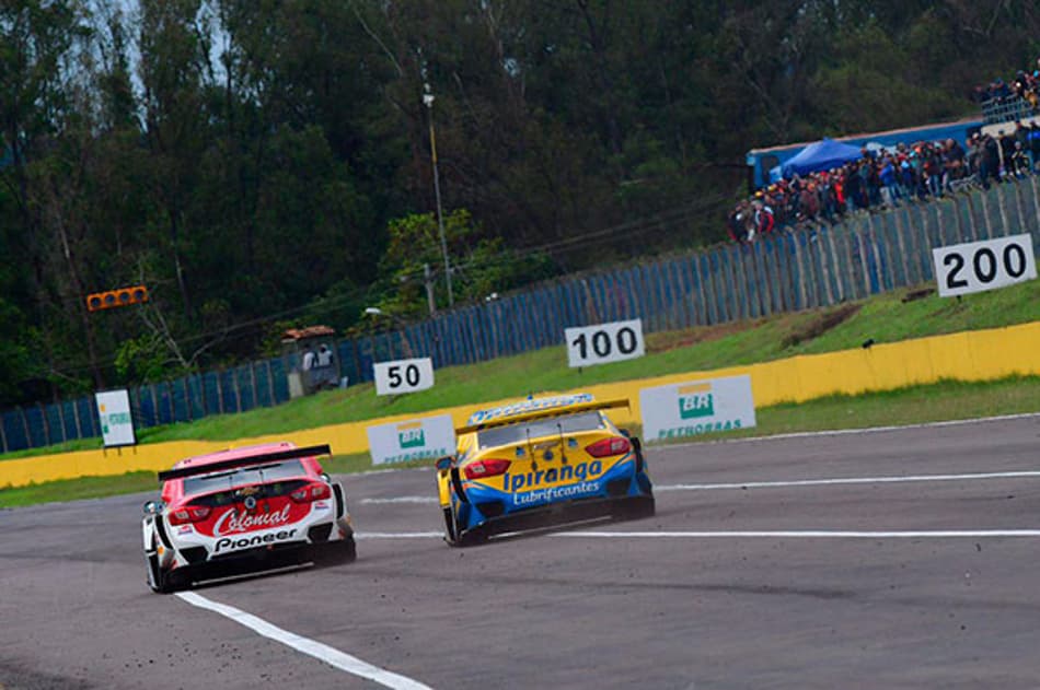 STOCK CAR: Átila Abreu usa Fan Push para vencer corrida 2 em Santa Cruz do Sul