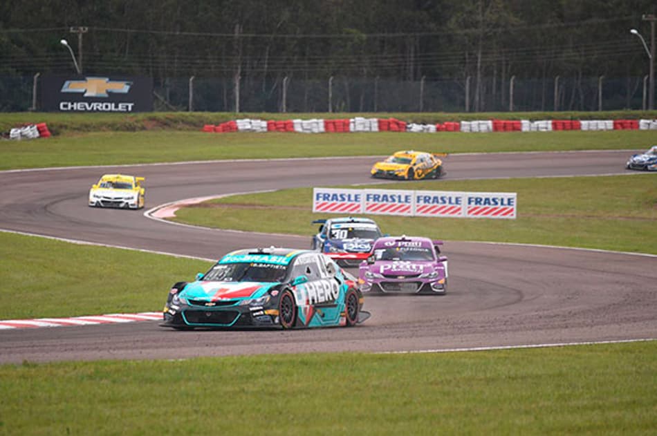 STOCK CAR: Incidente tira Bruno Baptista da zona de pontuação em Santa Cruz do Sul