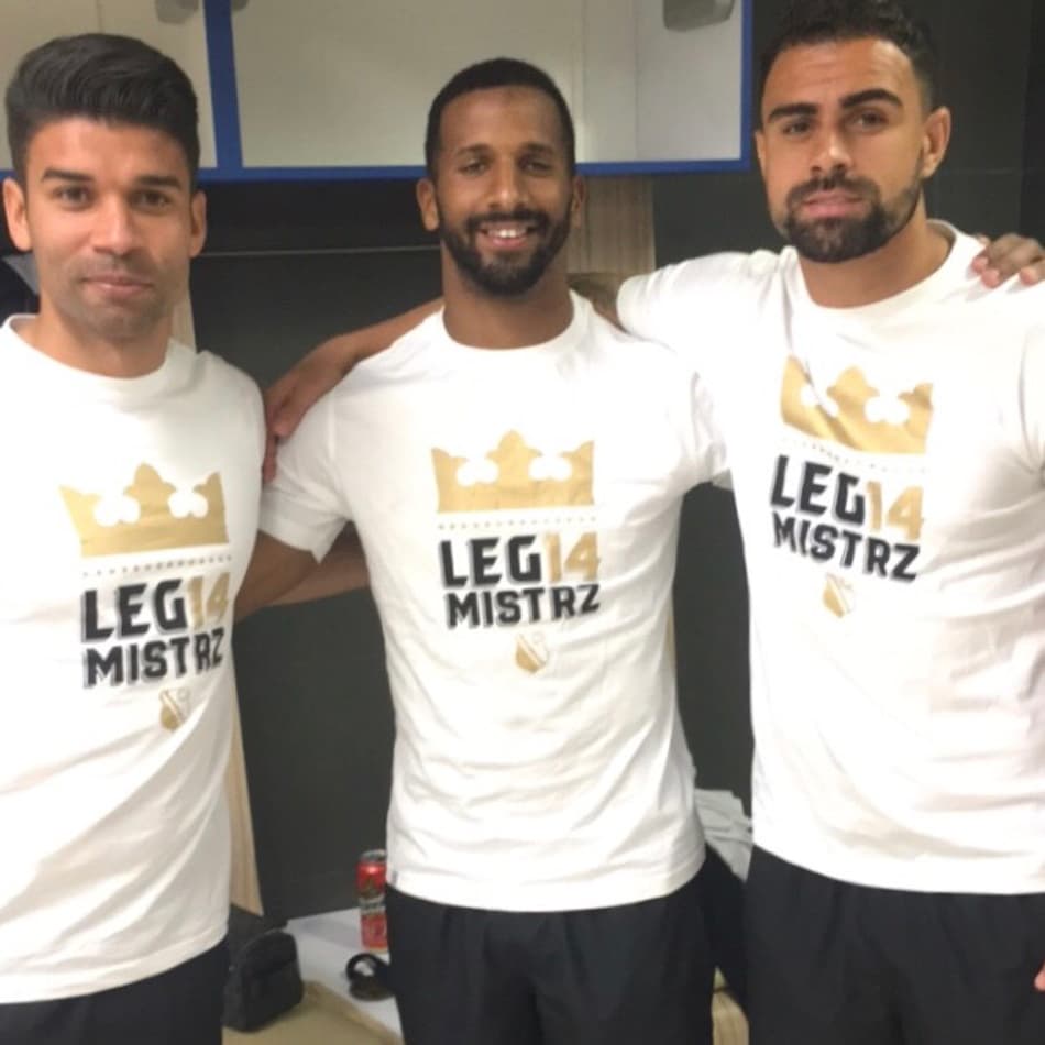 Brasileiros comemoram título polonês com o Légia Varsóvia
