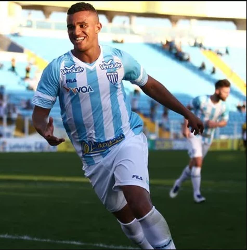 Atacante do Avaí é emprestado para equipe dos Emirados Árabes