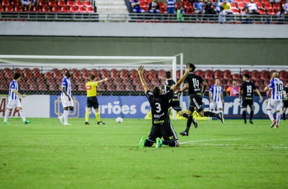 Figueirense goleia, vai ao G-4 e evita que o CSA chegue à liderança da Série B