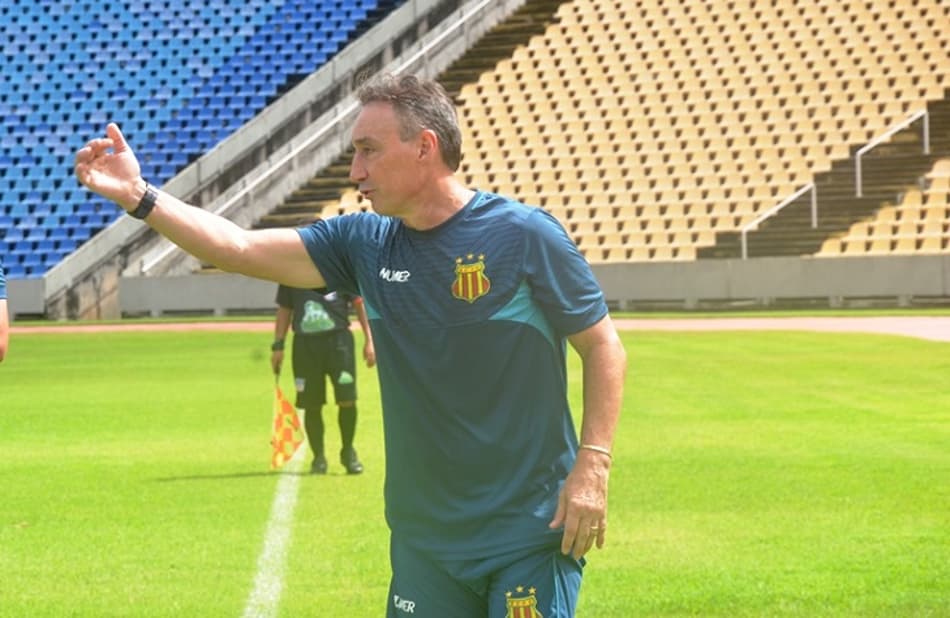 Técnico do Sampaio Corrêa analisa início de trabalho: 'Muito promissor'