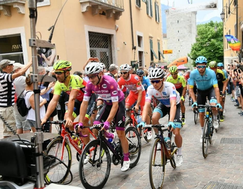 Em percurso de 155 km, Viviani vence a 17ª etapa do Giro da Itália
