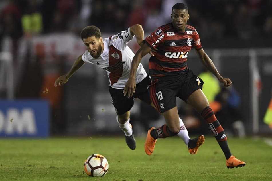 Pouco inspirado, Flamengo empata sem gols com o River no Monumental