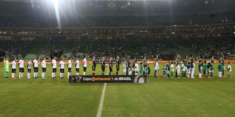 Mesmo com eliminação, Aderlan destaca entrega do América-MG