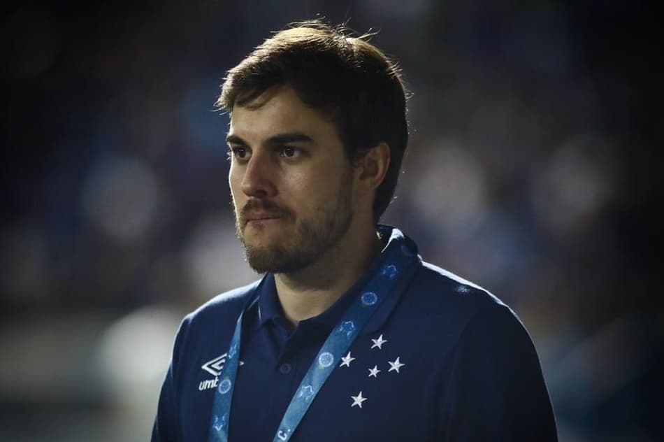 Depois de cinco meses, diretor de marketing se desliga do Cruzeiro