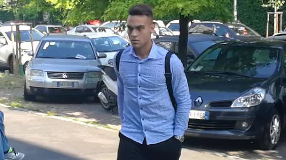 Lautaro Martínez desembarca em Milão para assinar com a Internazionale