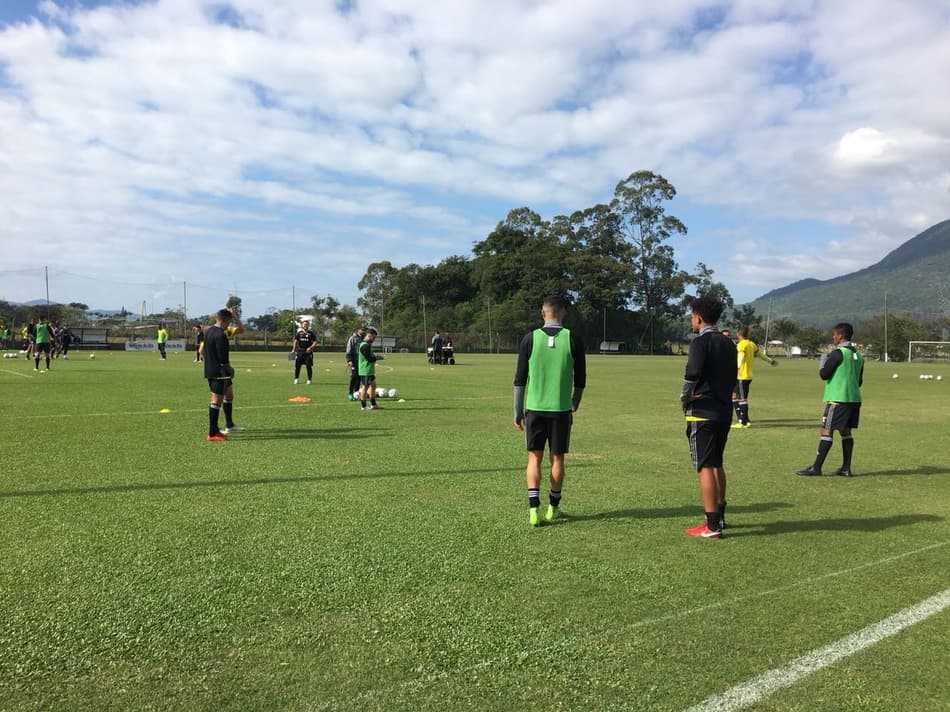 De olho no São Bento, Figueirense dá continuidade aos treinos