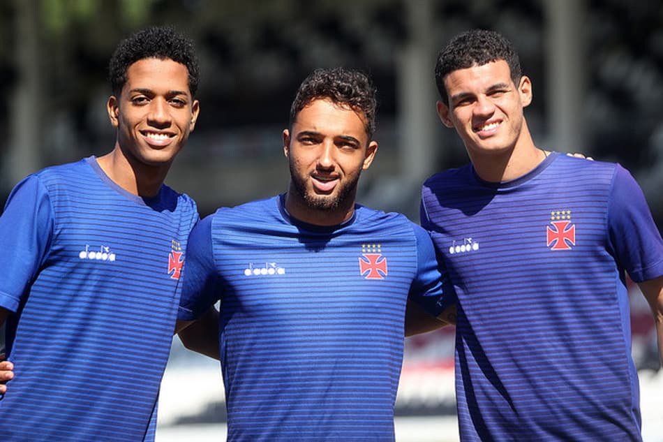 Com Ramon de volta e trio da base, Zé Ricardo leva 22 atletas para Bahia