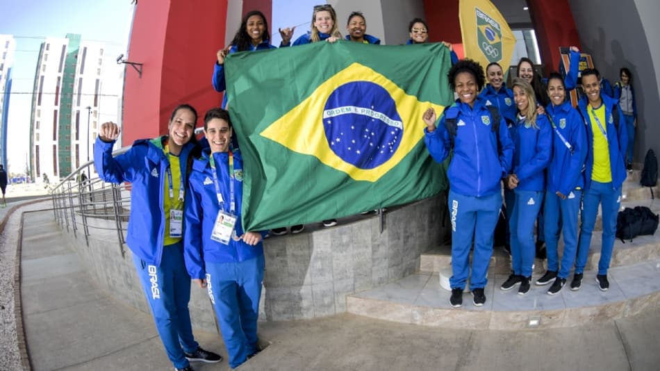 Brasil massacra o Paraguai na estreia do handebol em Cochabamba