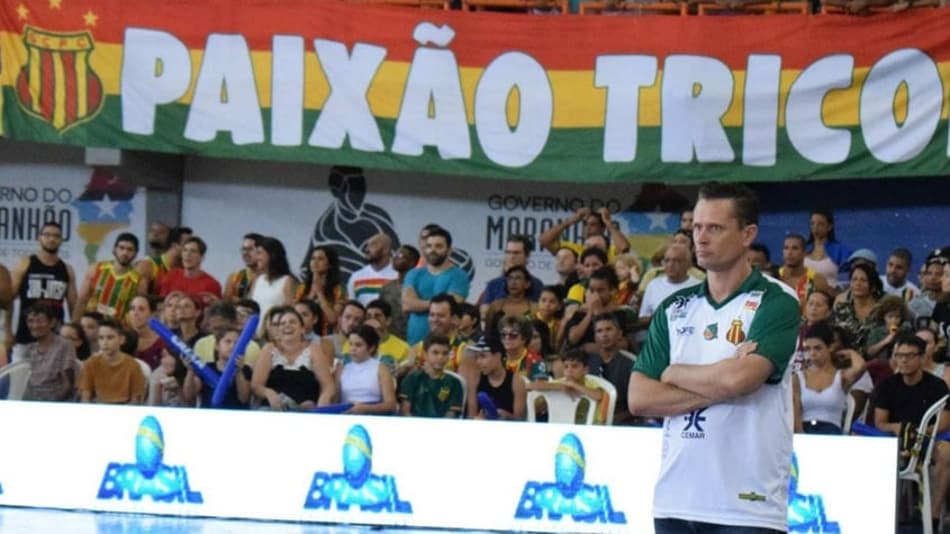 Técnico do Sampaio convoca torcida para jogo que pode selar o bi da LBF